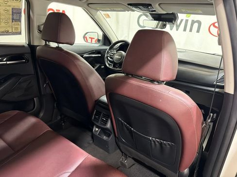Used 2022 Kia Seltos SX AWD/4WD image 16