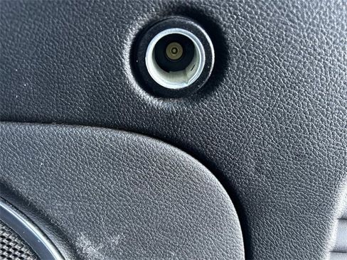 Used 2022 Jeep Grand Cherokee Laredo X image 13