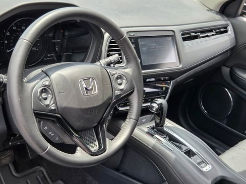 Used 2020 Honda HR-V EX-L image 9
