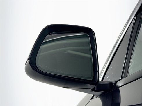 Used 2024 Tesla Model Y Long Range image 5
