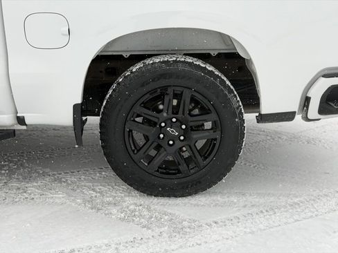 Used 2024 Chevrolet Silverado 1500 RST w/ Z71 Off-Road Package image 13