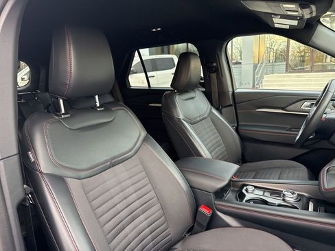 Used 2025 Ford Explorer ST-Line image 22