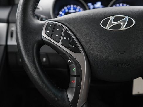 Used 2013 Hyundai Elantra Limited FWD image 22