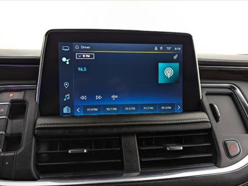 Used 2023 Chevrolet Suburban Premier image 30