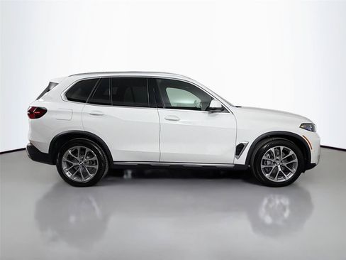 New 2026 BMW X5 xDrive40i w/ Climate Comfort Package AWD/4WD image 4