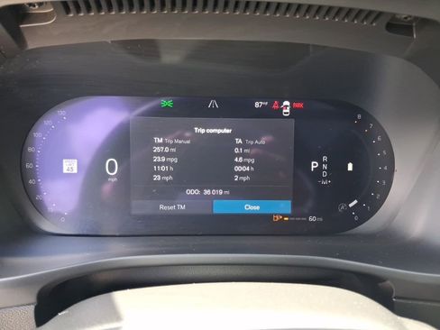 Used 2023 Volvo XC40 B4 Plus w/ Driver Assist Package FWD image 17