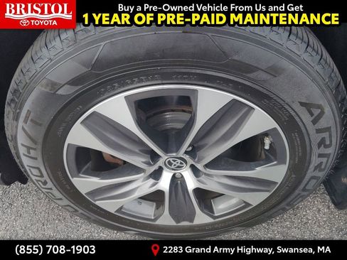 Used 2023 Toyota Highlander XLE AWD/4WD image 13