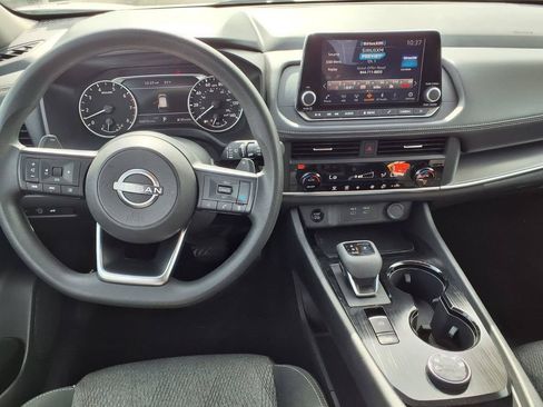 Used 2024 Nissan Rogue SV AWD/4WD image 13