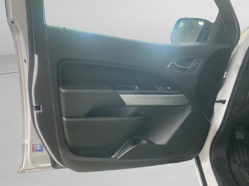Used 2022 Chevrolet Colorado LT w/ Fleet Safety Package RWD image 11