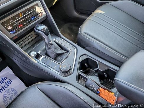 Used 2022 Volkswagen Tiguan SE image 22