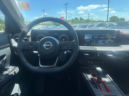 Used 2025 Nissan Kicks SR FWD image 23
