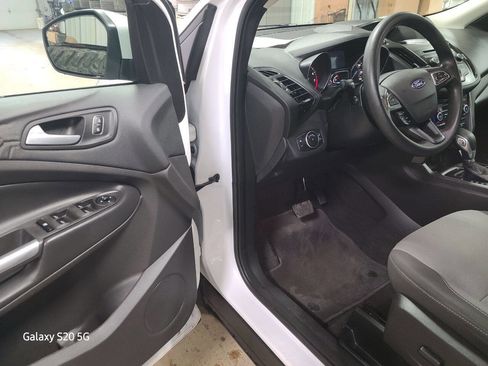 Used 2018 Ford Escape SE image 22