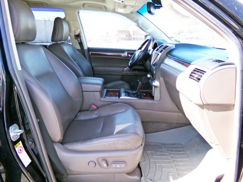 Used 2013 Lexus GX 460 w/ Comfort Plus Pkg image 17