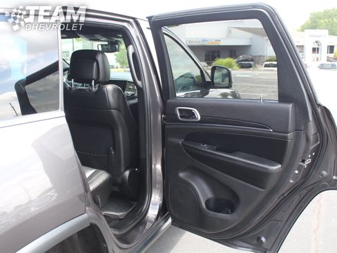 Used 2019 Jeep Grand Cherokee Limited AWD/4WD image 24