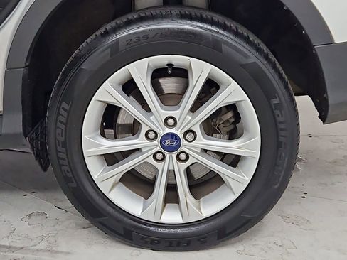 Used 2017 Ford Escape SE w/ Equipment Group 201A AWD/4WD image 13