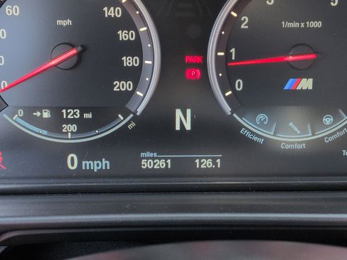 Used 2014 BMW M5 RWD image 21