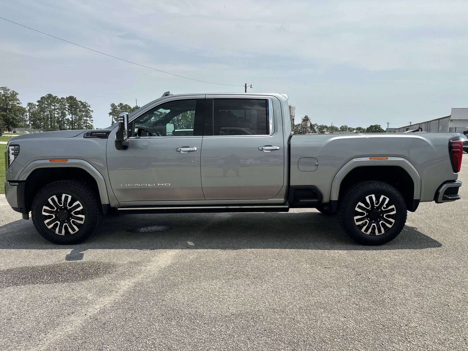Used 2026 GMC Sierra 2500 Denali Ultimate w/ Max Trailering Package AWD/4WD image 7