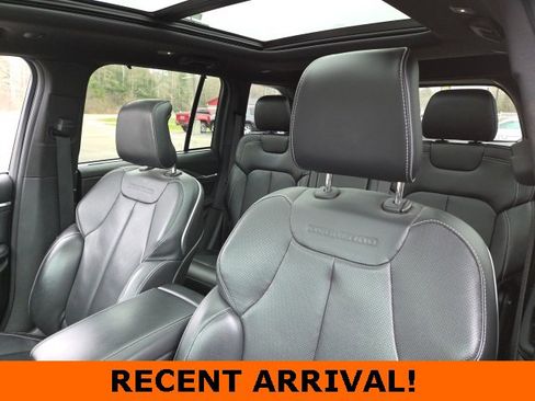 Used 2023 Jeep Grand Cherokee Overland w/ Luxury Tech Group IV image 27