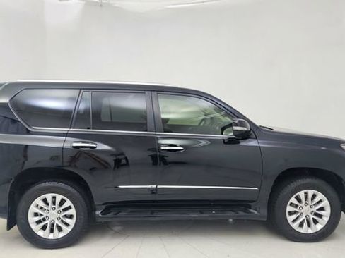 Used 2018 Lexus GX 460 Premium w/ Premium Package image 6