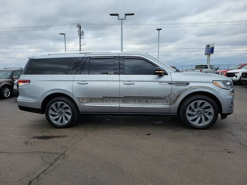 Used 2024 Lincoln Navigator L Reserve image 3