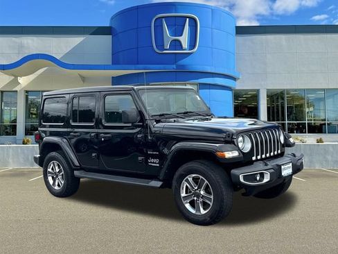 Used 2022 Jeep Wrangler Unlimited Sahara w/ Cold Weather Group AWD/4WD image 1