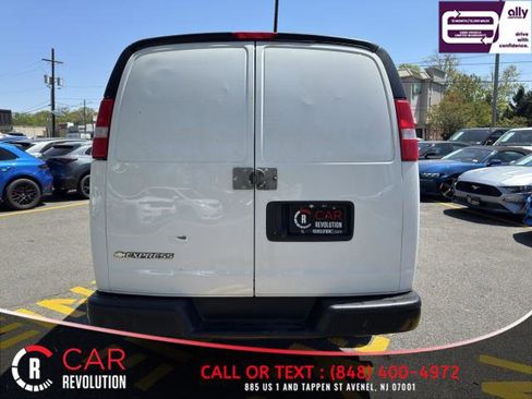 Used 2020 Chevrolet Express 3500 w/ Driver Convenience Package image 5