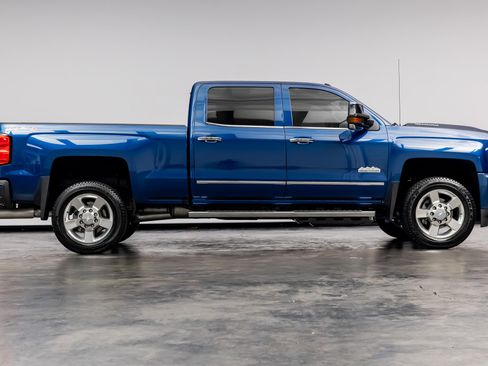 Used 2017 Chevrolet Silverado 2500 High Country w/ Duramax Plus Package AWD/4WD image 19