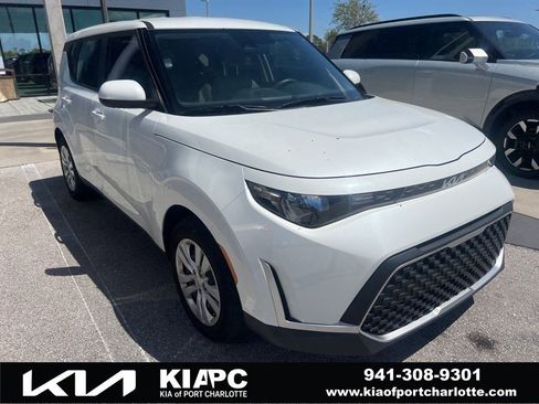Certified 2023 Kia Soul LX image 1