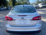 Used 2017 Ford Focus SE image 4