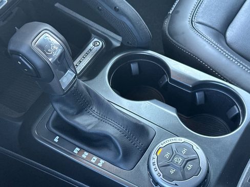 New 2025 Ford Bronco Outer Banks w/ Sasquatch Package image 21