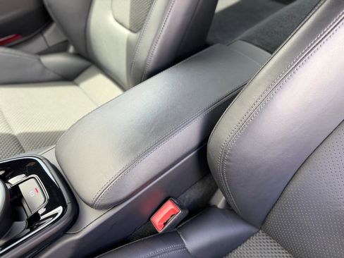 Used 2024 Porsche 911 Carrera T image 41