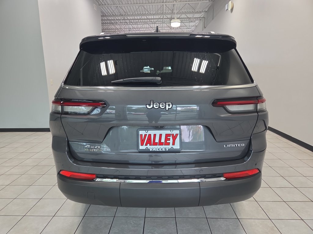 Used 2023 Jeep Grand Cherokee L Limited AWD/4WD image 10