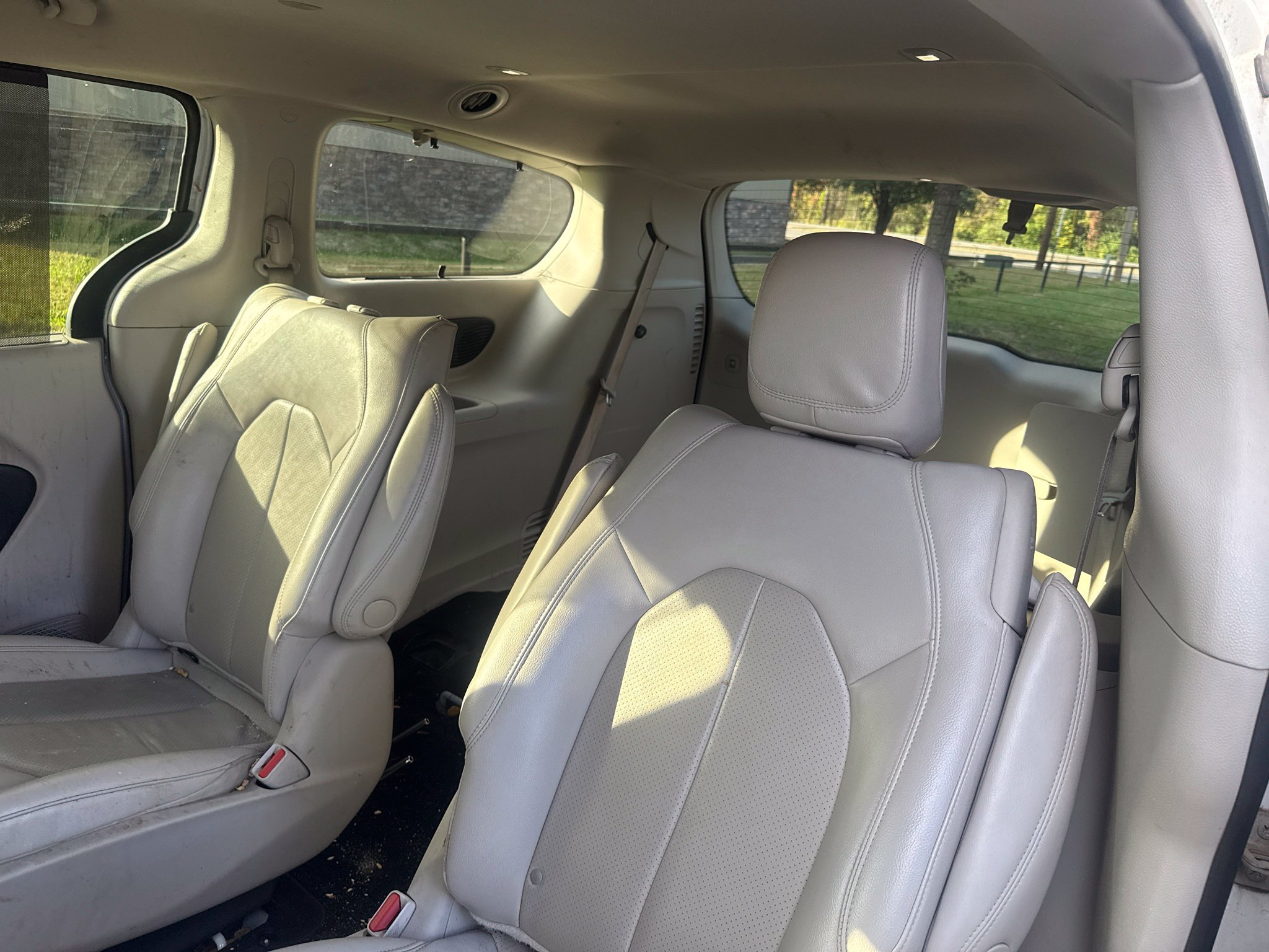 Used 2021 Chrysler Pacifica Touring-L FWD image 14