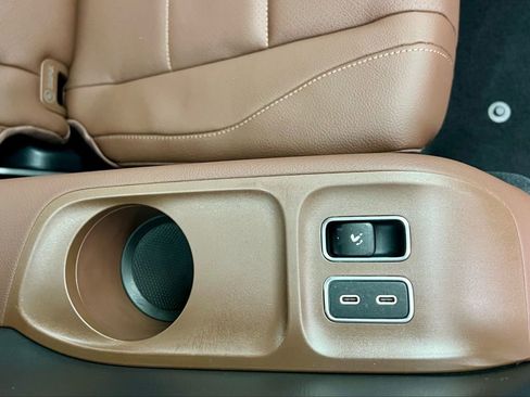 Certified 2026 Mercedes-Benz GLS 450 4MATIC image 48