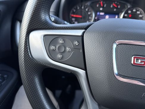 Used 2023 GMC Terrain SLE w/ Driver Convenience Package image 18