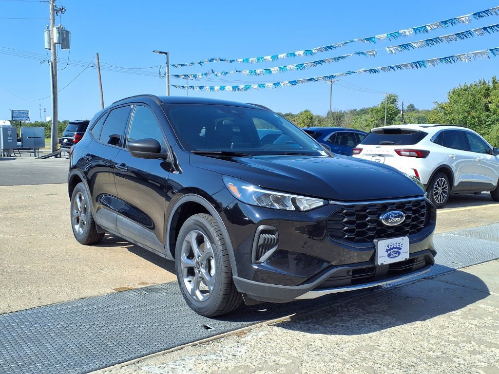 Used 2025 Ford Escape ST-Line AWD/4WD image 1