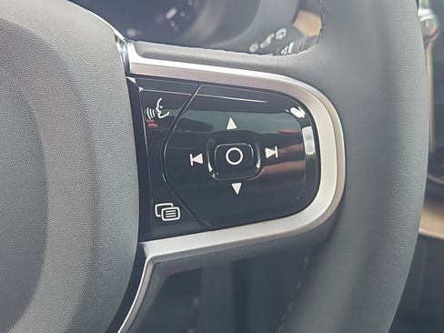 New 2026 Volvo XC60 B5 Plus w/ Protection Package Premier AWD/4WD image 17