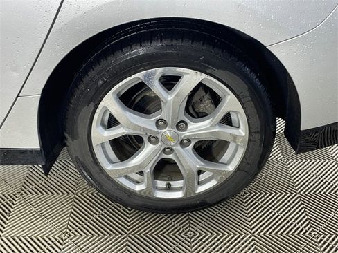 Certified 2017 Chevrolet Volt Premier w/ Driver Confidence Package image 20