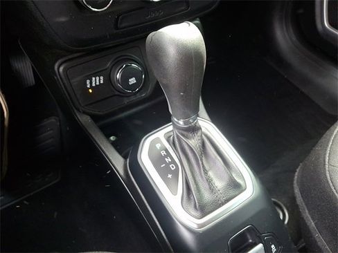 Used 2018 Jeep Renegade Sport w/ Power & Air Group image 16