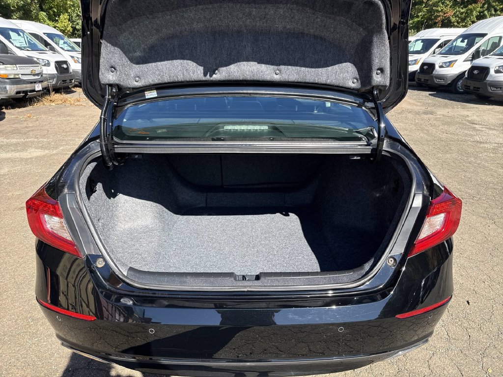 Used 2018 Honda Accord Touring image 24