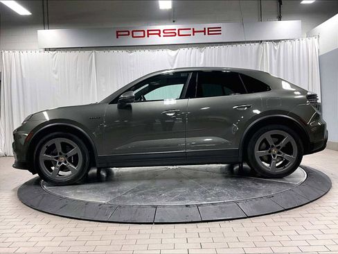 Used 2025 Porsche Macan 4 Electric image 2