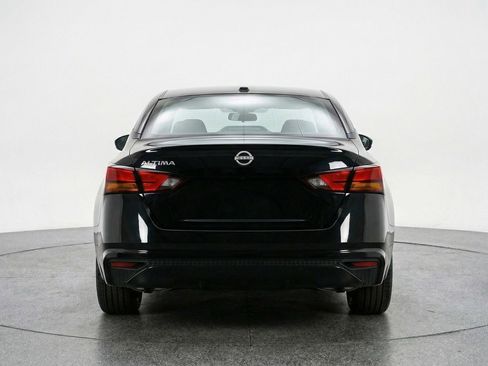Used 2025 Nissan Altima 2.5 SV FWD image 7