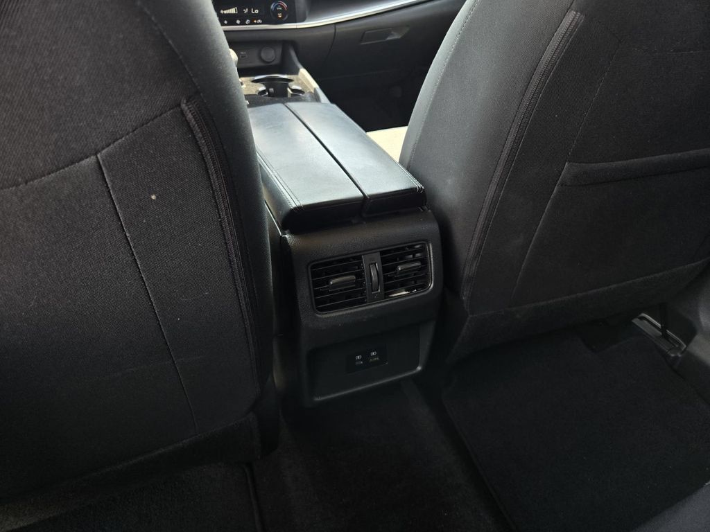 Certified 2023 Nissan Rogue SV FWD image 13