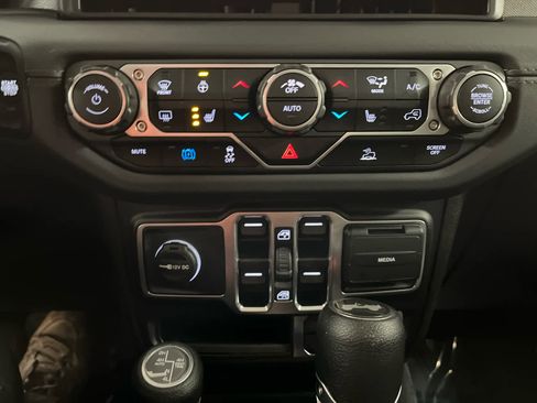 Used 2025 Jeep Wrangler Backcountry image 26