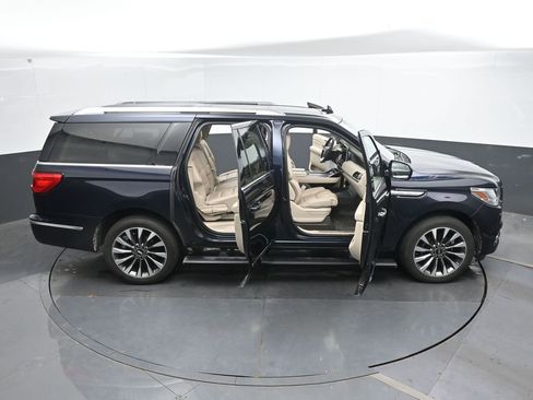 Used 2021 Lincoln Navigator L Reserve w/ Luxury Package AWD/4WD image 42