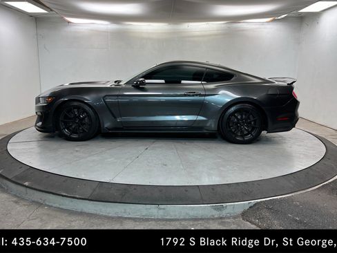 Used 2017 Ford Mustang Shelby GT350 image 2