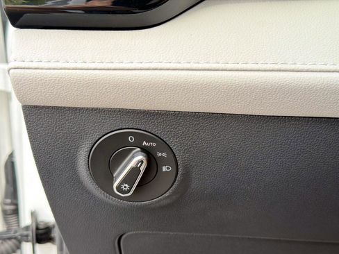 Certified 2025 Volkswagen Taos S image 29