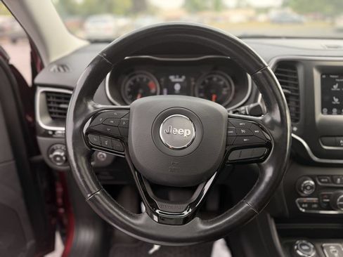 Used 2020 Jeep Cherokee Latitude Plus AWD/4WD image 19