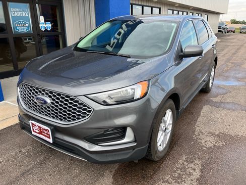 Used 2024 Ford Edge SEL image 3