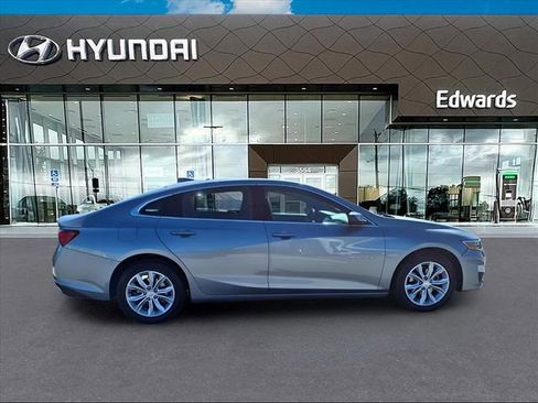 Used 2025 Chevrolet Malibu LT image 8